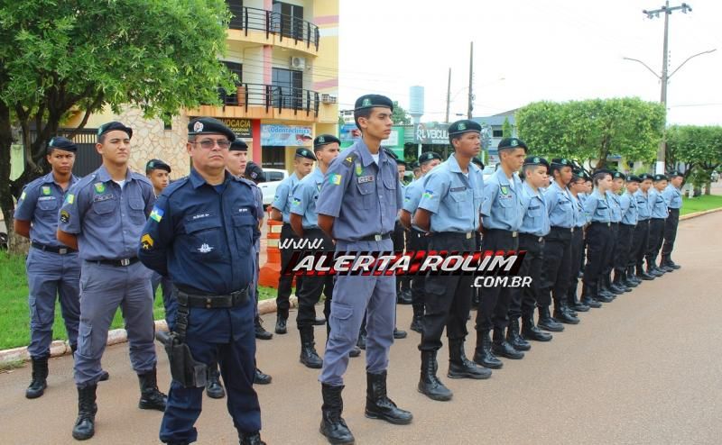 Polícia Militar do 10º Batalhão realiza solenidade em comemoração ao Dia da Bandeira Nacional